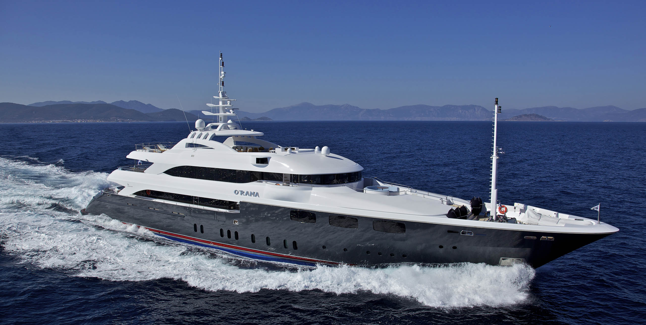 Motoryacht Mia Rama 12 People