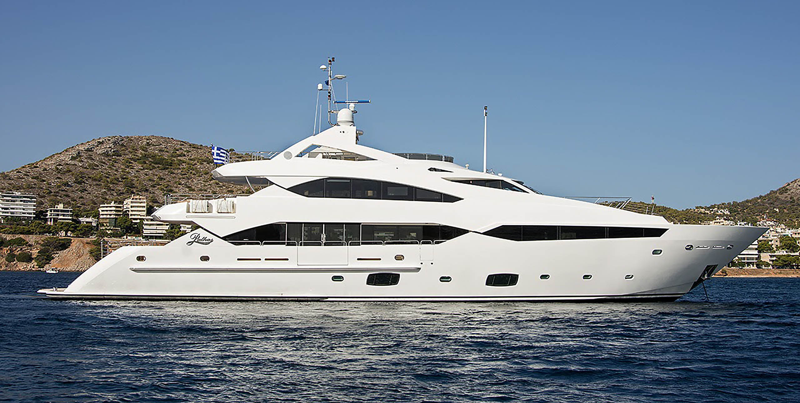 Motoryacht Pathos 12 People