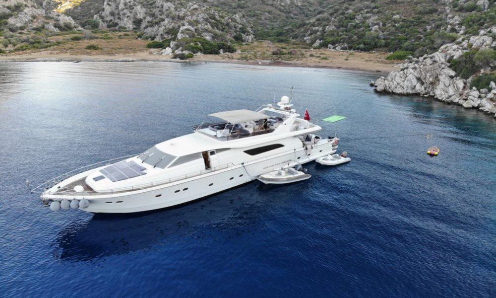 Motoryacht Aden 8 People