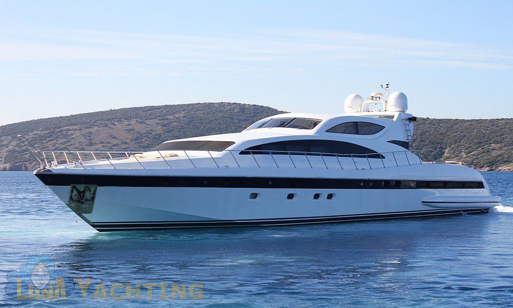 Motoryacht Mina II Mangusta 107 8 People